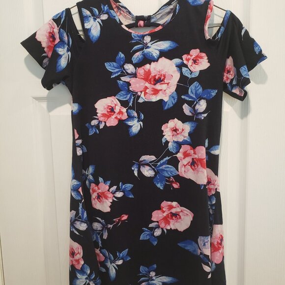 Dress lot - Picture 3 of 4